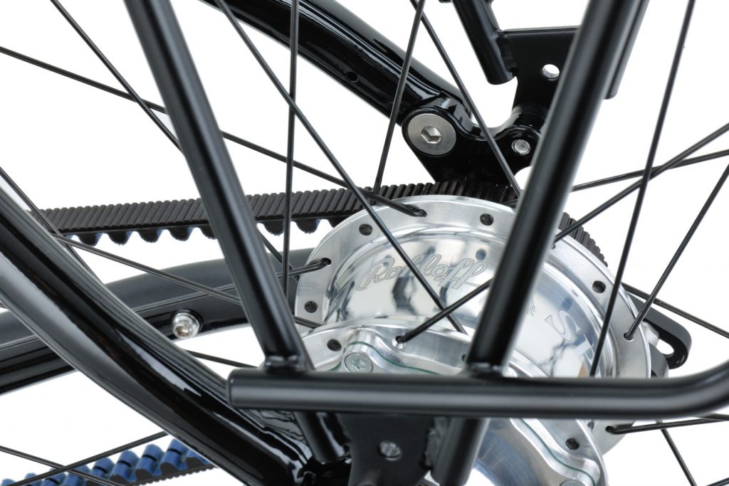 All of our idworx trekking bikes are fitted with a divisible, forged back-pad on the chain side of the frame that can be equipped with belt drive. 