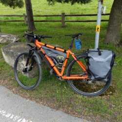 Ich bin mit meinem Rockn Rohler unterwegs Richtung Poschiavo.
Nach 8 Jahren immer noch ein Top Bike. Sandro. idworx Rockn Rohler