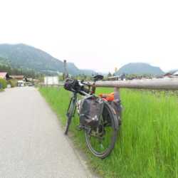 vielen Dank für das schöne, robuste und zuverlässige Grandone. Ich habe Ende Mai eine Trans-Germany Tour gemacht, von Oberstdorf nach Flensburg (1070 km, über 7000 hm), da hat sich das Rad absolut bewährt. Sei es die super Bergübersetzung oder die leistungsstarke und standfeste Bremsanlage, alles durchdacht und zuverlässig. Außer die Kette zu ölen, war nichts zu tun am Fahrrad. Andreas.