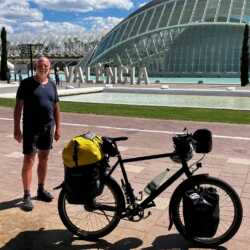 Greetings from Valencia during an 8,000 km cycle tour through central and southern Europe. idworx Off Rohler EVO, 58 cm, gear ratio 43 to 21, USE titanium post and Flex-Bars Advanced. A very good choice! Karl-Heinz.