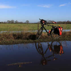 Mijn idworx Opinion Travel (jaargang 2017) met 16000 km om de teller. Door Corona alleen maar lokale toer(tjes) onder de spreekwoordelijke kerktoren. Nog geen tiende van een seconde spijt gehad van mijn aankoop. Fantastische fiets vanaf de eerste seconde dat ik er mee reed. Ludo